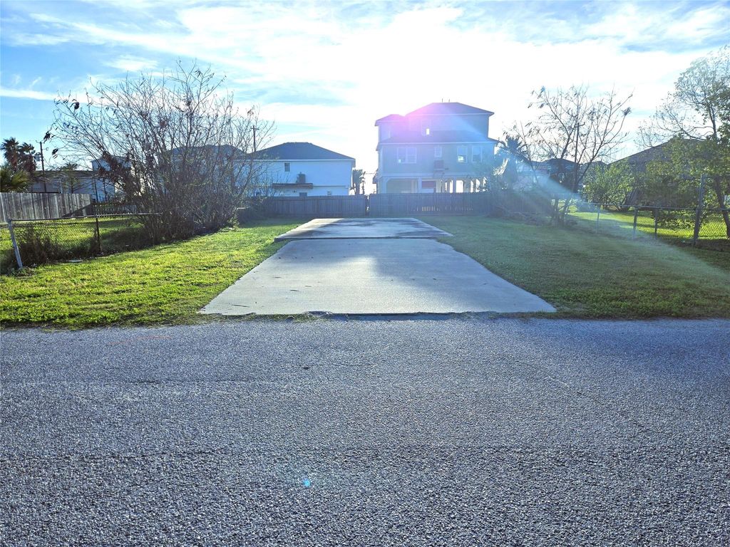 1013 63rd Street, Galveston, TX 77551