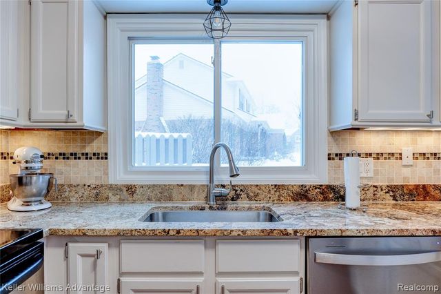 44985 Steeple Path, Novi, MI 48375