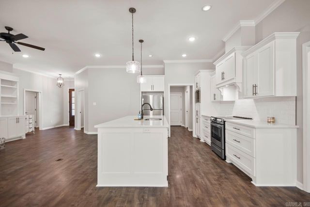 1465 Woolridge Drive Drive, Benton, AR 72019