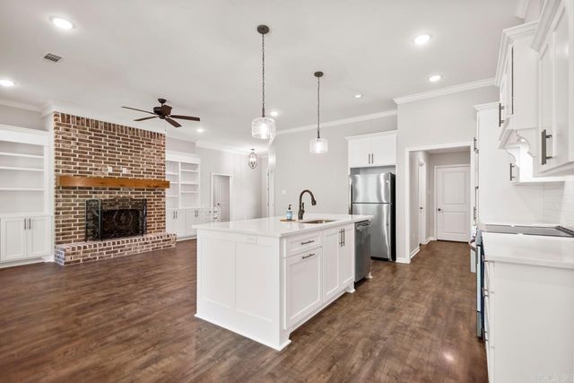 1465 Woolridge Drive Drive, Benton, AR 72019