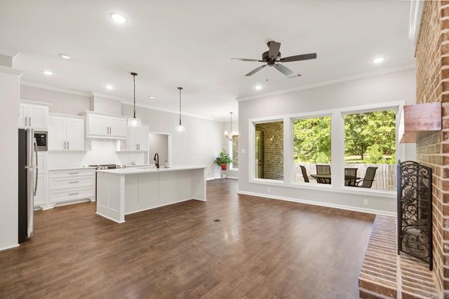 1465 Woolridge Drive Drive, Benton, AR 72019