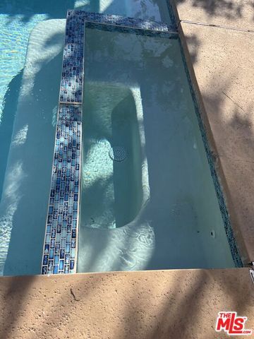 786 Royal Avenue, Simi Valley, CA 93065