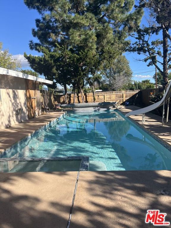 786 Royal Avenue, Simi Valley, CA 93065