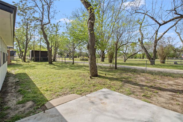 3528 N Beaton Street, Corsicana, TX 75110