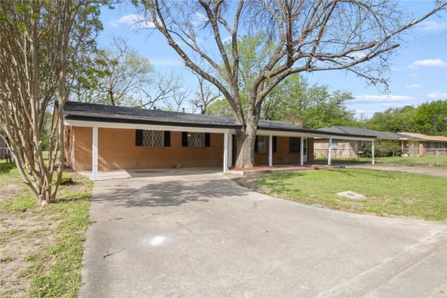 3528 N Beaton Street, Corsicana, TX 75110