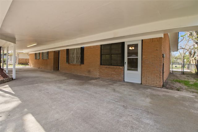 3528 N Beaton Street, Corsicana, TX 75110