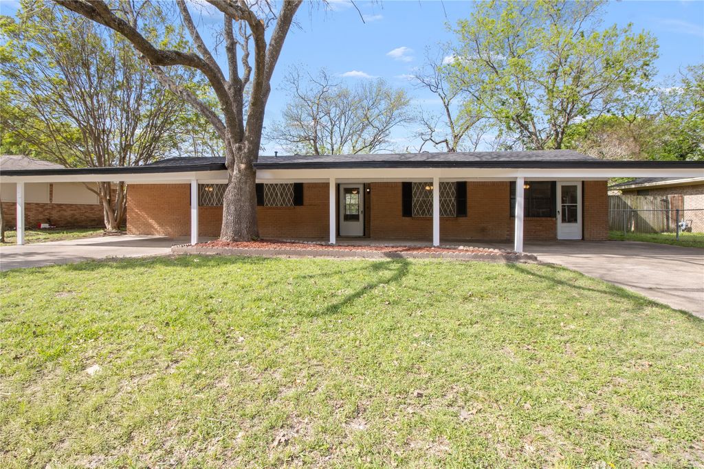 3528 N Beaton Street, Corsicana, TX 75110