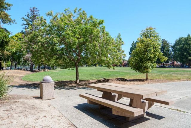 466 Costa Mesa Terrace D, Sunnyvale, CA 94085
