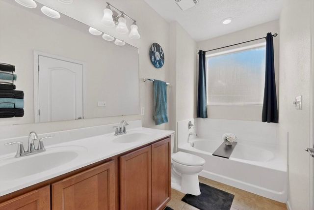 3074 FLORAS DEL SOL, Santa Fe, NM 87507