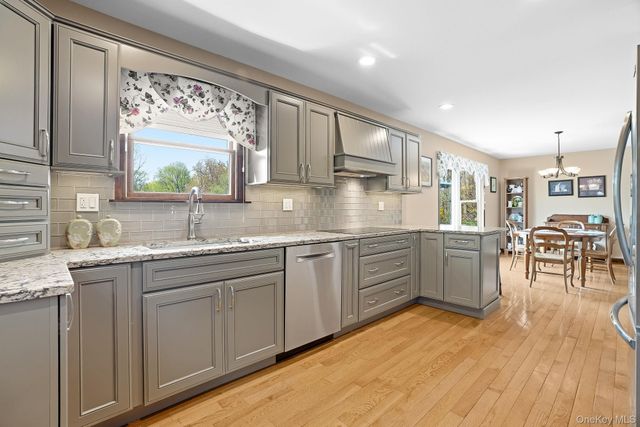 73 Sunset Road, Montrose, NY 10548
