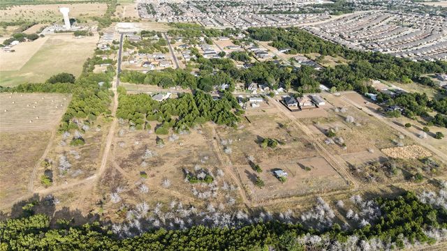 124 W Overhill Drive, Glenn Heights, TX 75154