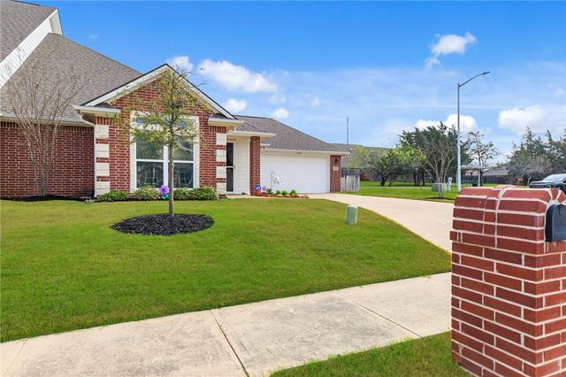 2011 Reagan Court, Bryan, TX 77802