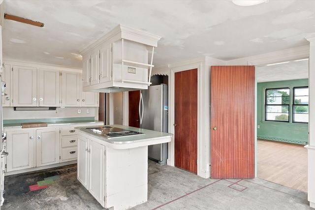 21 North Shore Ave, Danvers, MA 01923
