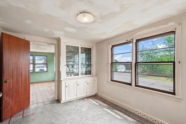 21 North Shore Ave, Danvers, MA 01923