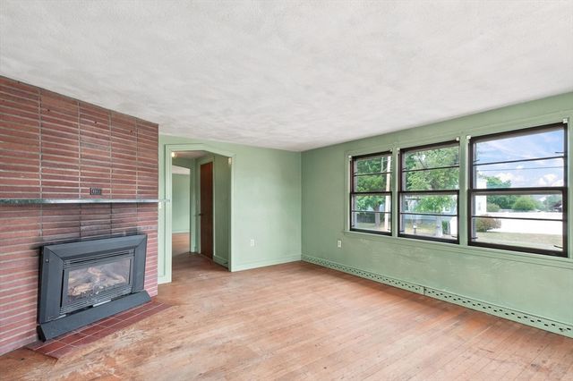 21 North Shore Ave, Danvers, MA 01923