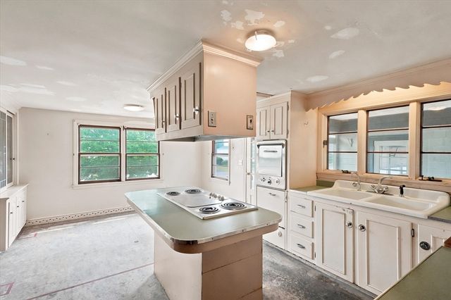 21 North Shore Ave, Danvers, MA 01923