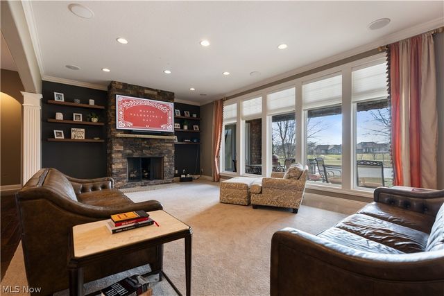 1124 Laurel Green Drive NE, North Canton, OH 44720