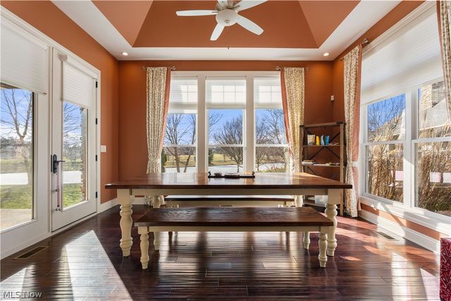 1124 Laurel Green Drive NE, North Canton, OH 44720