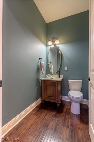 1124 Laurel Green Drive NE, North Canton, OH 44720