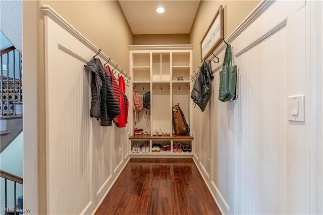 1124 Laurel Green Drive NE, North Canton, OH 44720