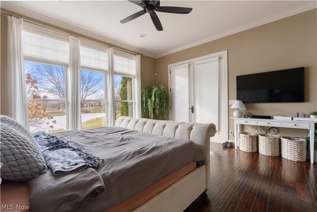 1124 Laurel Green Drive NE, North Canton, OH 44720