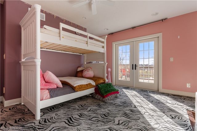 1124 Laurel Green Drive NE, North Canton, OH 44720