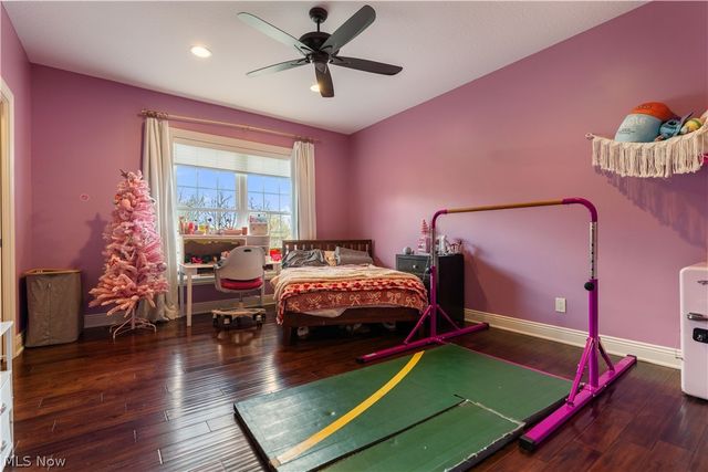 1124 Laurel Green Drive NE, North Canton, OH 44720