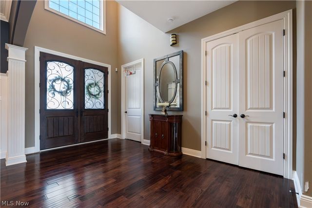 1124 Laurel Green Drive NE, North Canton, OH 44720