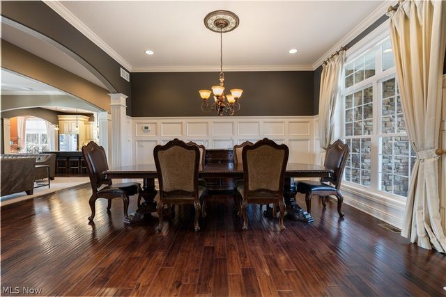 1124 Laurel Green Drive NE, North Canton, OH 44720