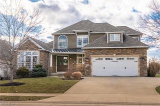 1124 Laurel Green Drive NE, North Canton, OH 44720