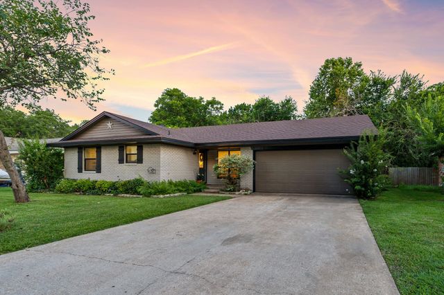 206 Allenwood Drive, Allen, TX 75002