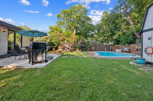 206 Allenwood Drive, Allen, TX 75002