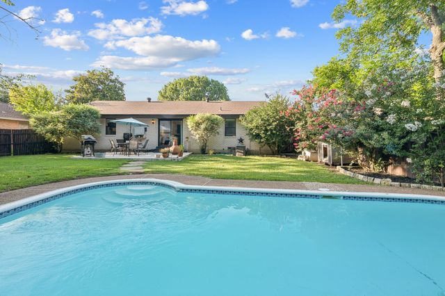 206 Allenwood Drive, Allen, TX 75002