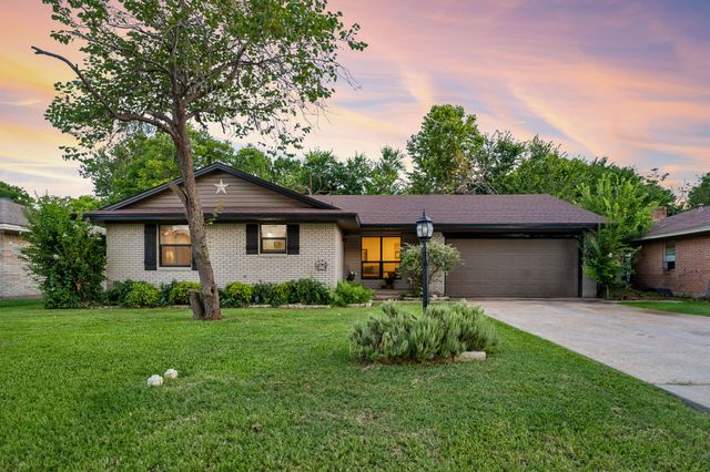 206 Allenwood Drive, Allen, TX 75002