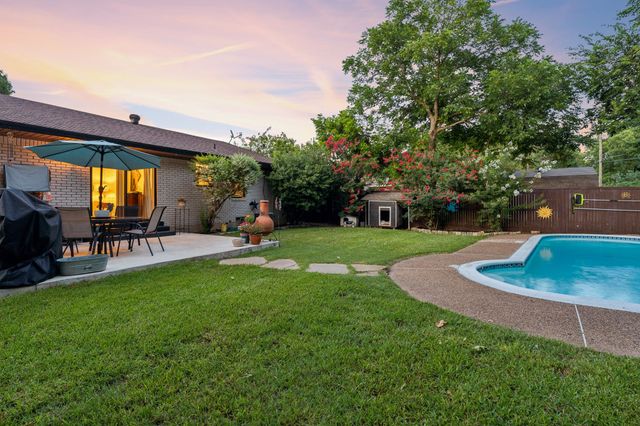 206 Allenwood Drive, Allen, TX 75002