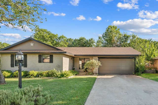206 Allenwood Drive, Allen, TX 75002