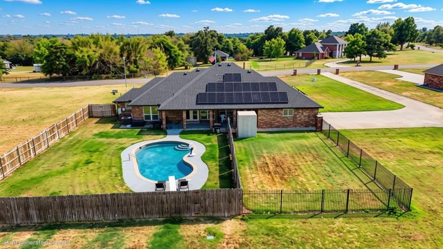 11133 Burning Oaks Drive, Oklahoma City, OK 73150