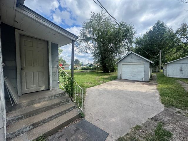 109 W 22nd Street, Pittsburg, KS 66762