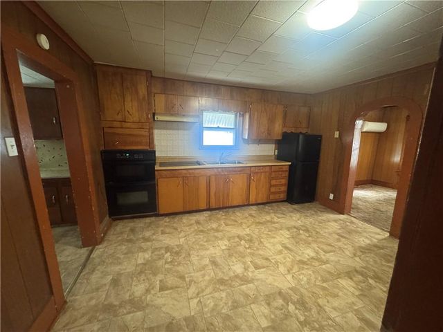 109 W 22nd Street, Pittsburg, KS 66762
