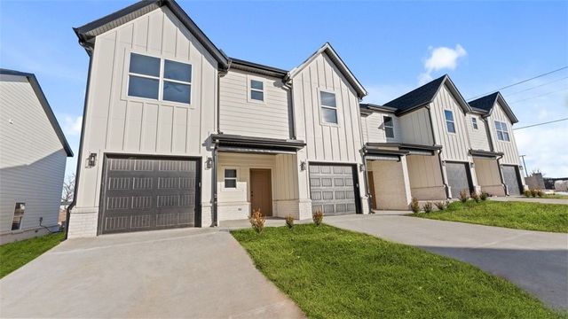 772 W Pickens Road, Pea Ridge, AR 72751