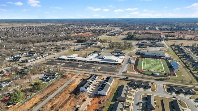 772 W Pickens Road, Pea Ridge, AR 72751