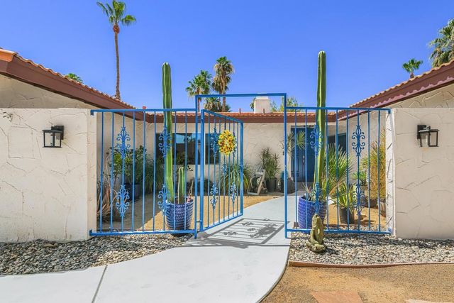 3105 Cambridge Court S, Palm Springs, CA 92264
