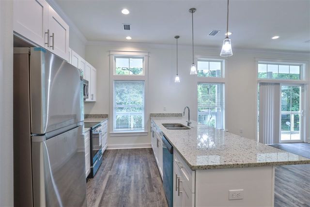 429 Saint Francis St Apt 3, Tallahassee, FL 32301