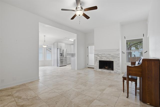 108 Songbird CT, Cedar Creek, TX 78612