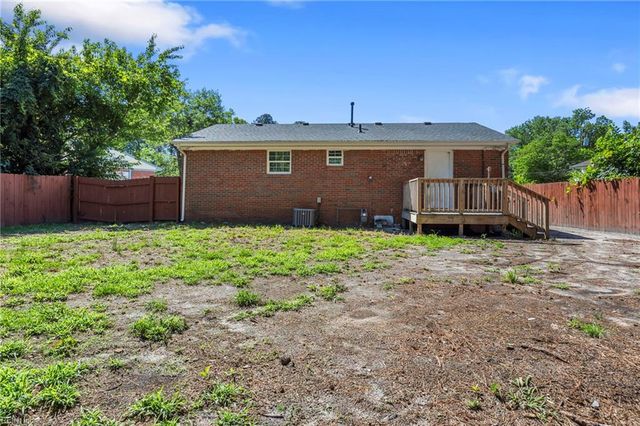 107 Beazley DR, Portsmouth, VA 23701