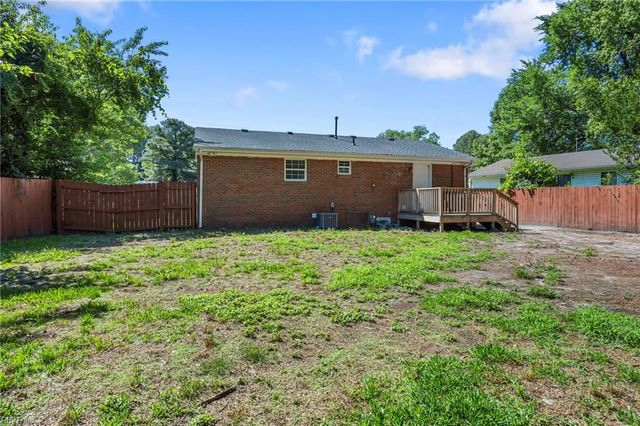 107 Beazley DR, Portsmouth, VA 23701