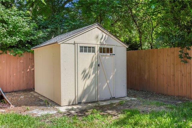 107 Beazley DR, Portsmouth, VA 23701