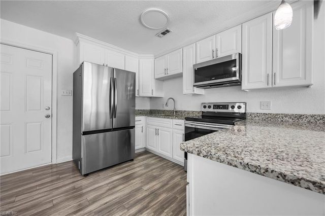 107 Beazley DR, Portsmouth, VA 23701
