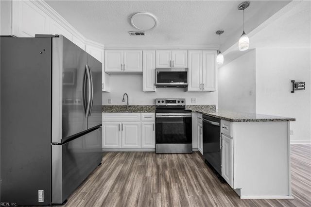 107 Beazley DR, Portsmouth, VA 23701