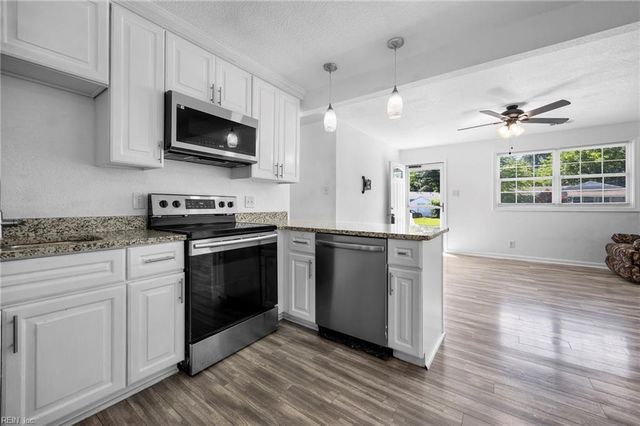 107 Beazley DR, Portsmouth, VA 23701